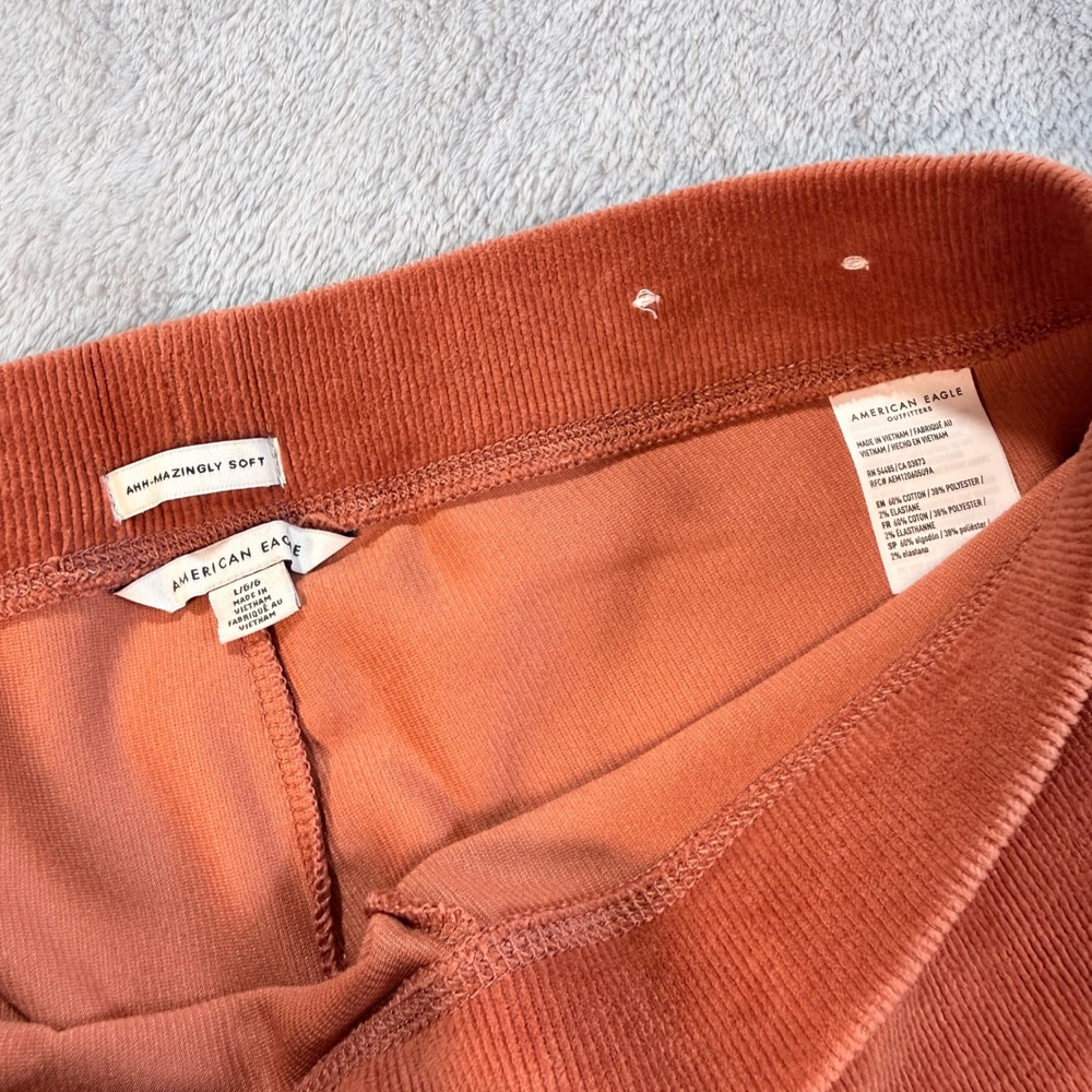 American Eagle Corduroy Flare Pants Amazingly Soft Orange Relaxed Fit Women Sz L - Picture 3 of 8